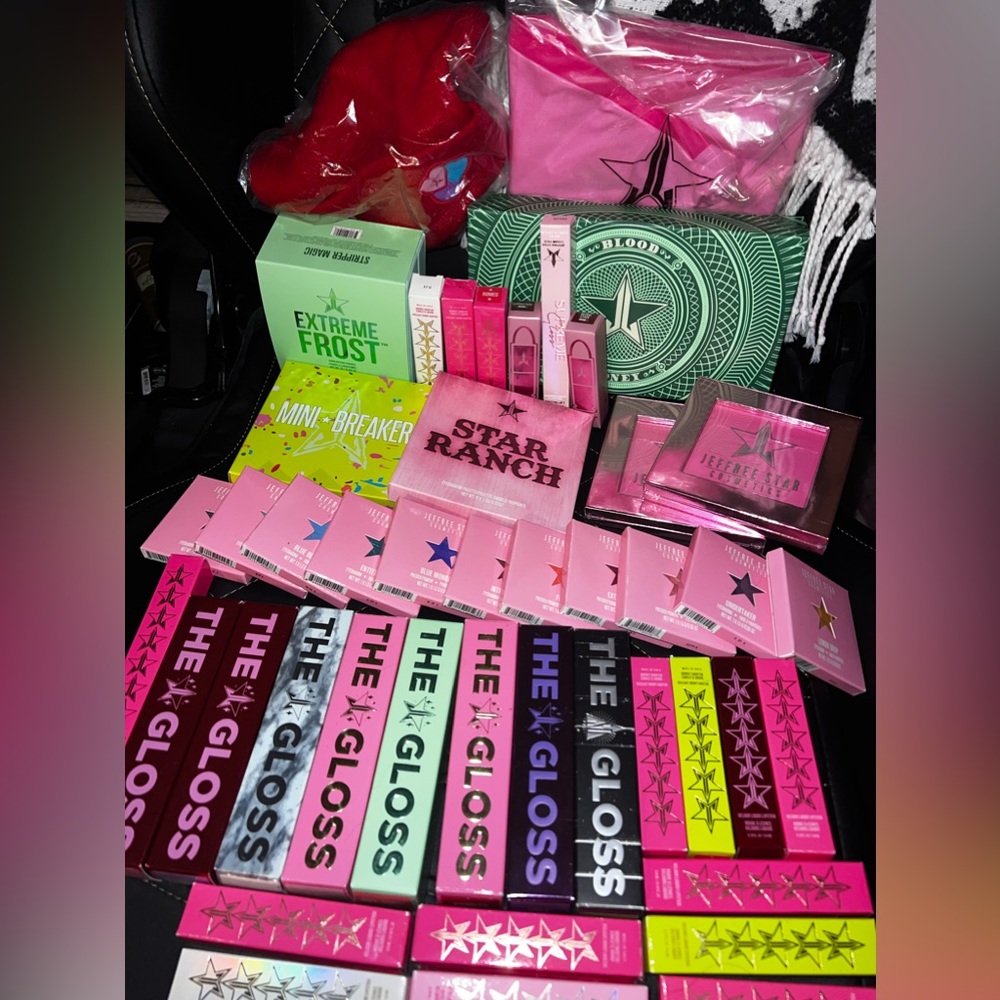 Jeffrey star makeup lot (45 items)